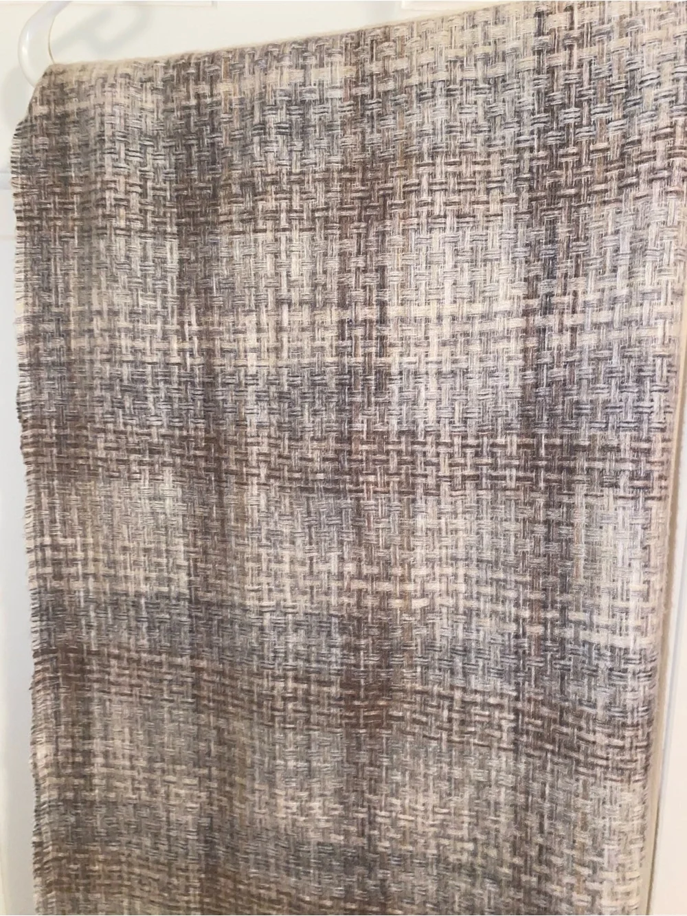 Vince Camuto lightweight woven